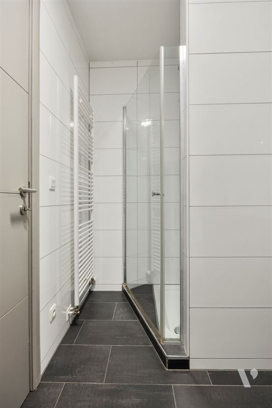 Instapklaar appartement met 2 slaapkamers, terras en autostaanplaats in Hasselt (Rapertingen)