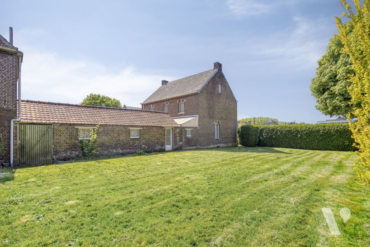 Statige woning met bijgebouw, tuin en weiland op 61a87ca