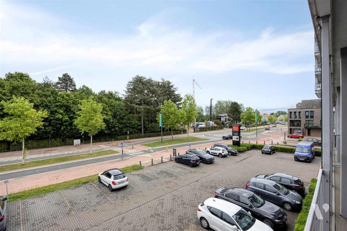 Instapklaar appartement met 2 slaapkamers, terras en autostaanplaats in Hasselt (Rapertingen)