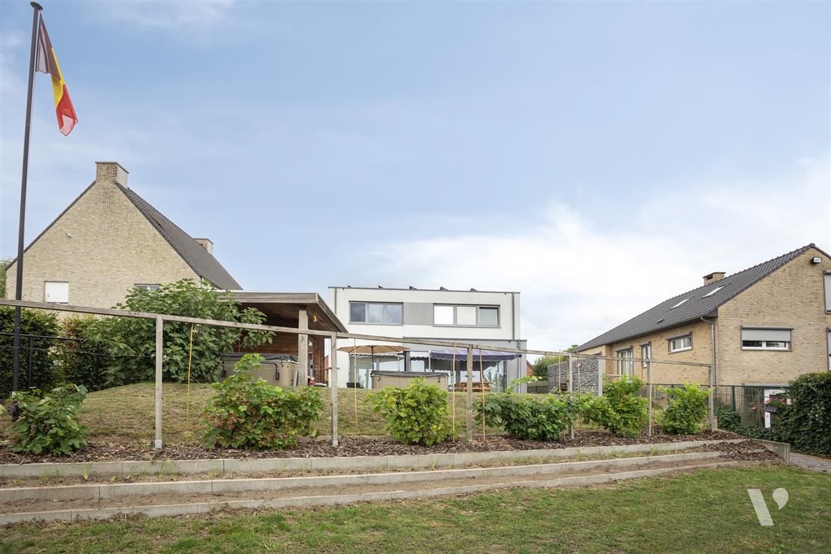 Energiezuinige woning met welness en uitzicht op boomgaard