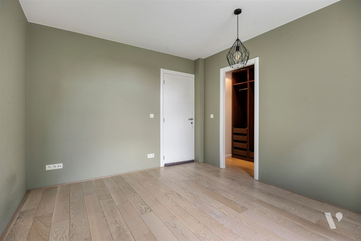 Instapklaar appartement met 2 slaapkamers, terras en autostaanplaats in Hasselt (Rapertingen)