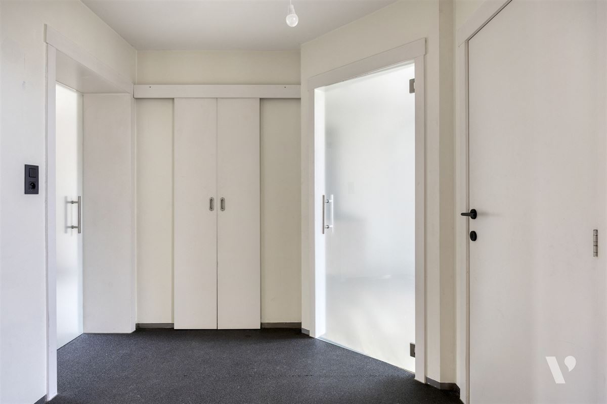Prachtig gerenoveerde woning (279m²) met zwemvijver