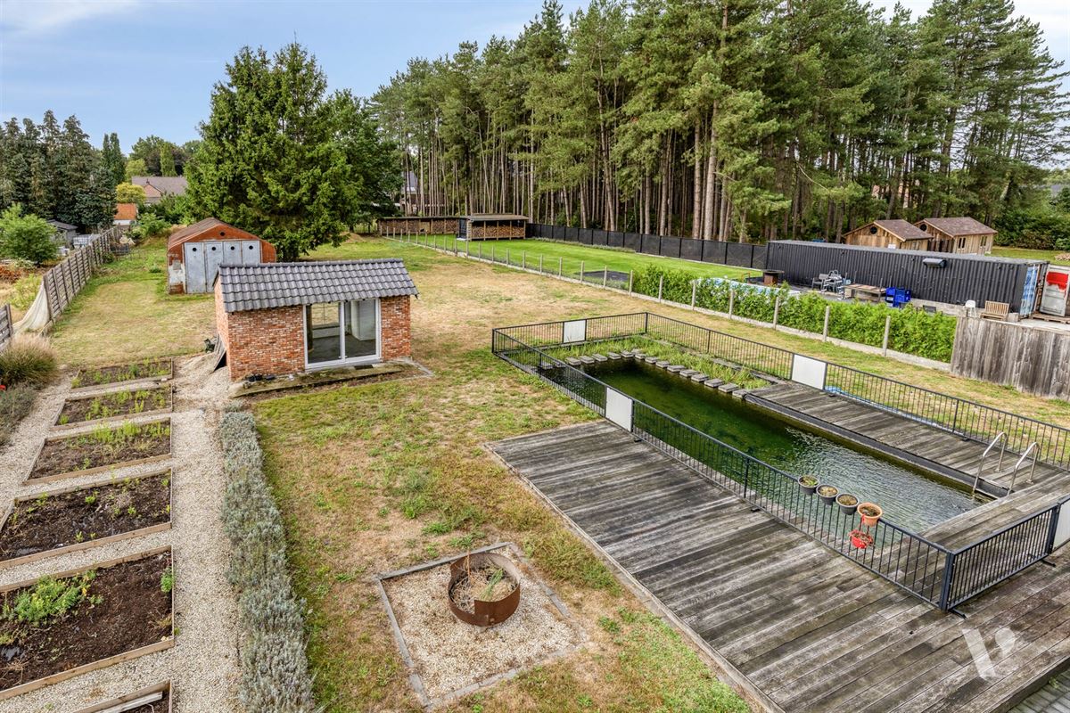 Prachtig gerenoveerde woning (279m²) met zwemvijver