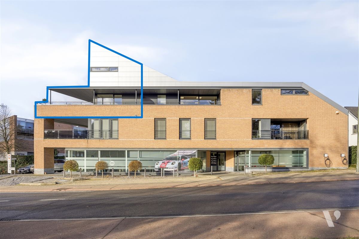 Instapklare penthouse-duplex met garage en berging