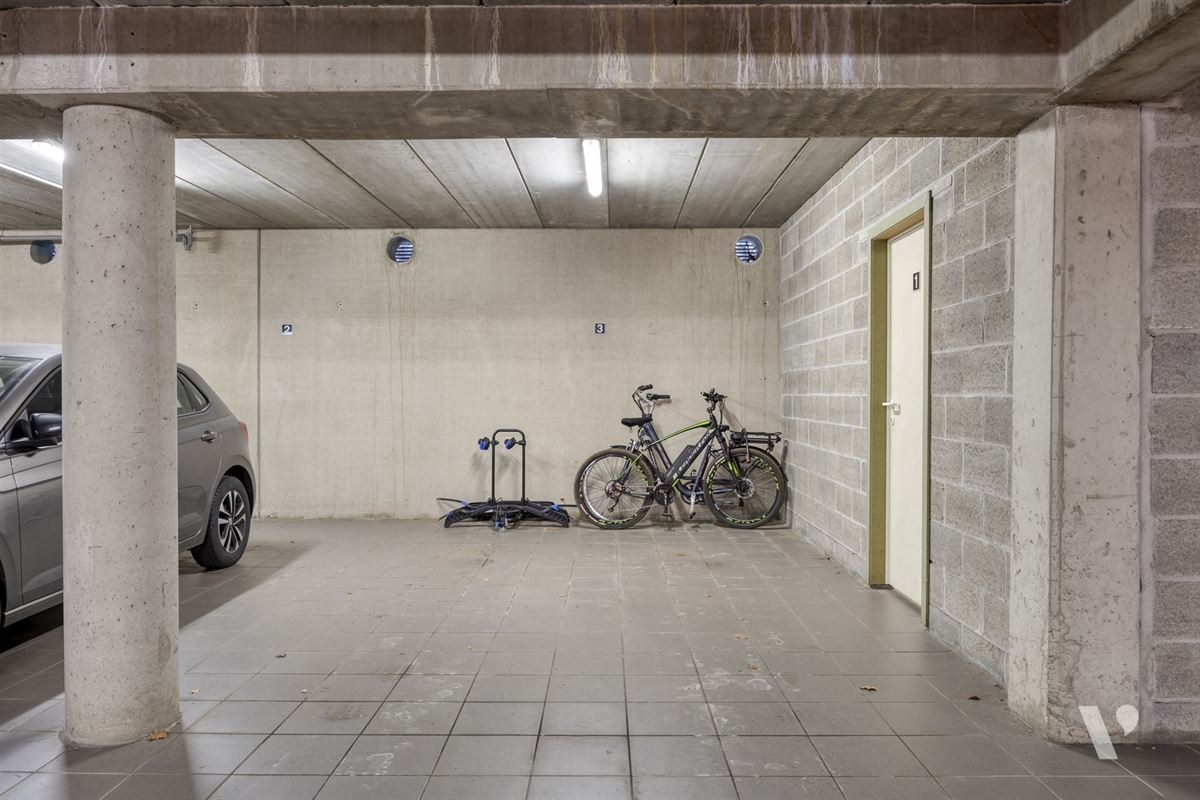Instapklare penthouse-duplex met garage en berging