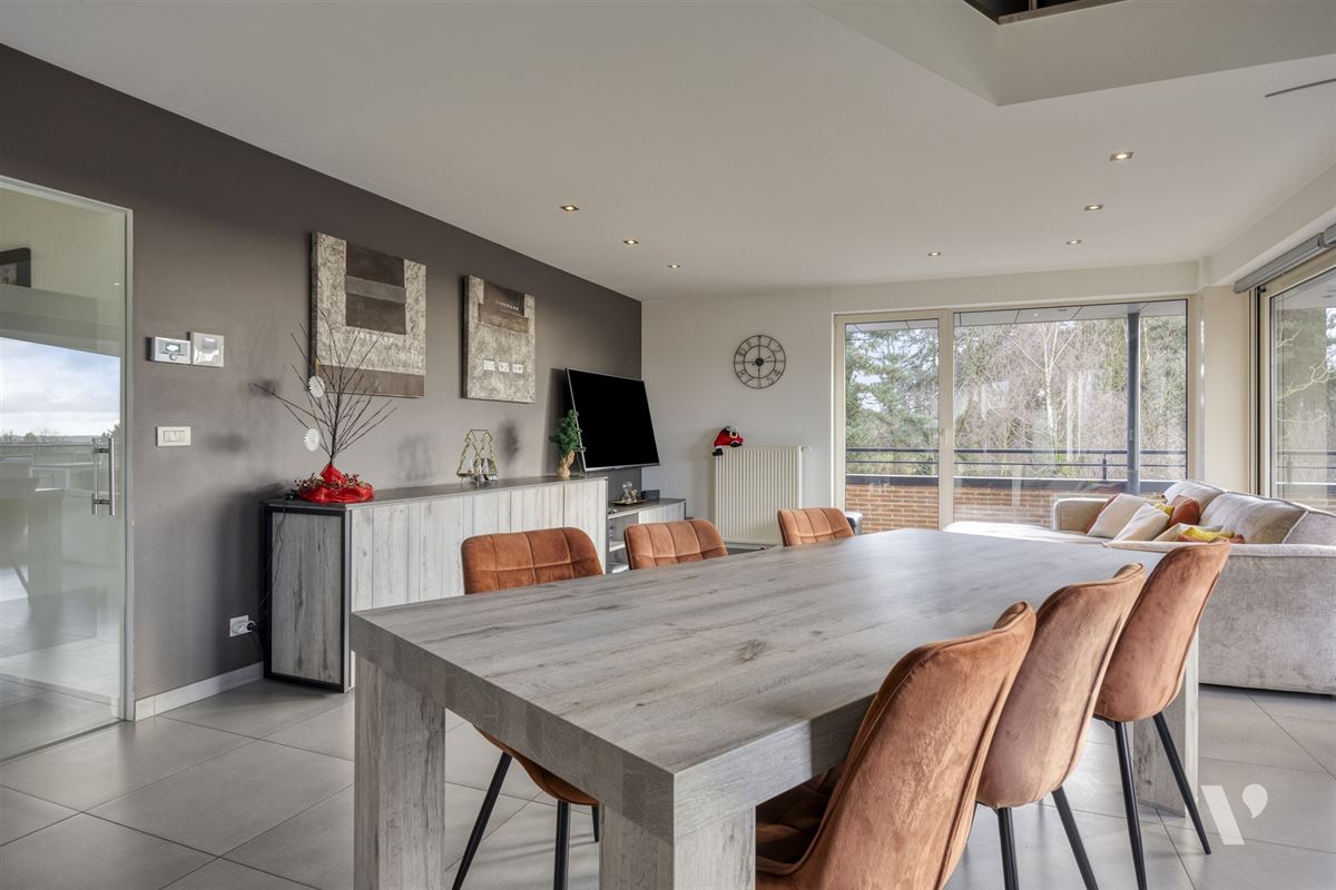 Instapklare penthouse-duplex met garage en berging
