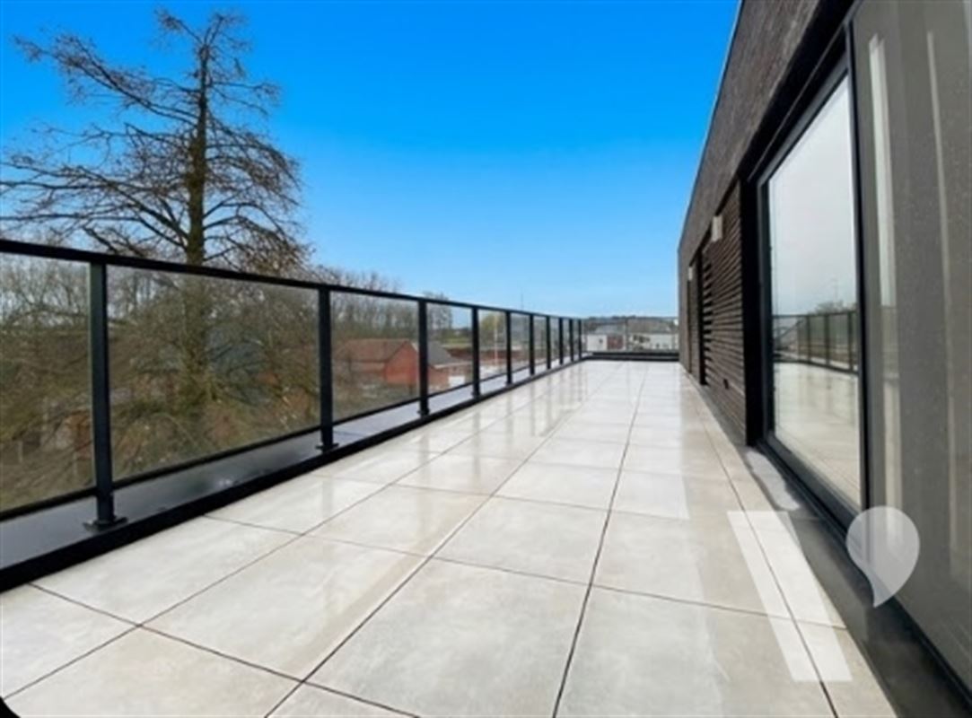 Ruime moderne penthouse met 2 terrassen