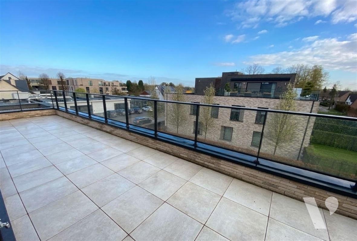 Ruime moderne penthouse met 2 terrassen