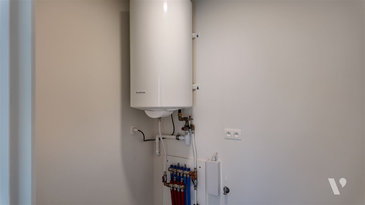 Volledig vernieuwd appartement; 2 slaapkamers en garagebox