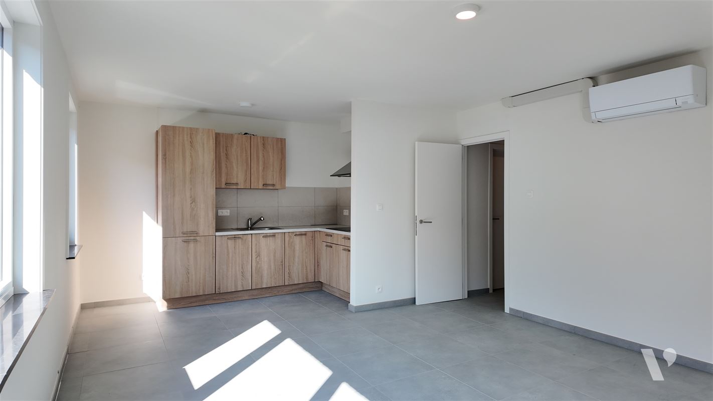 Vernieuwd appartement met 2 slaapkamers en garagebox