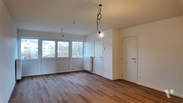 Gerenoveerd appartement in centrum met ruim terras