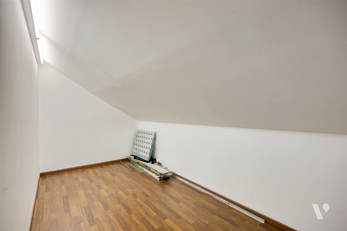 Prachtig gerenoveerde woning (279m²) met zwemvijver