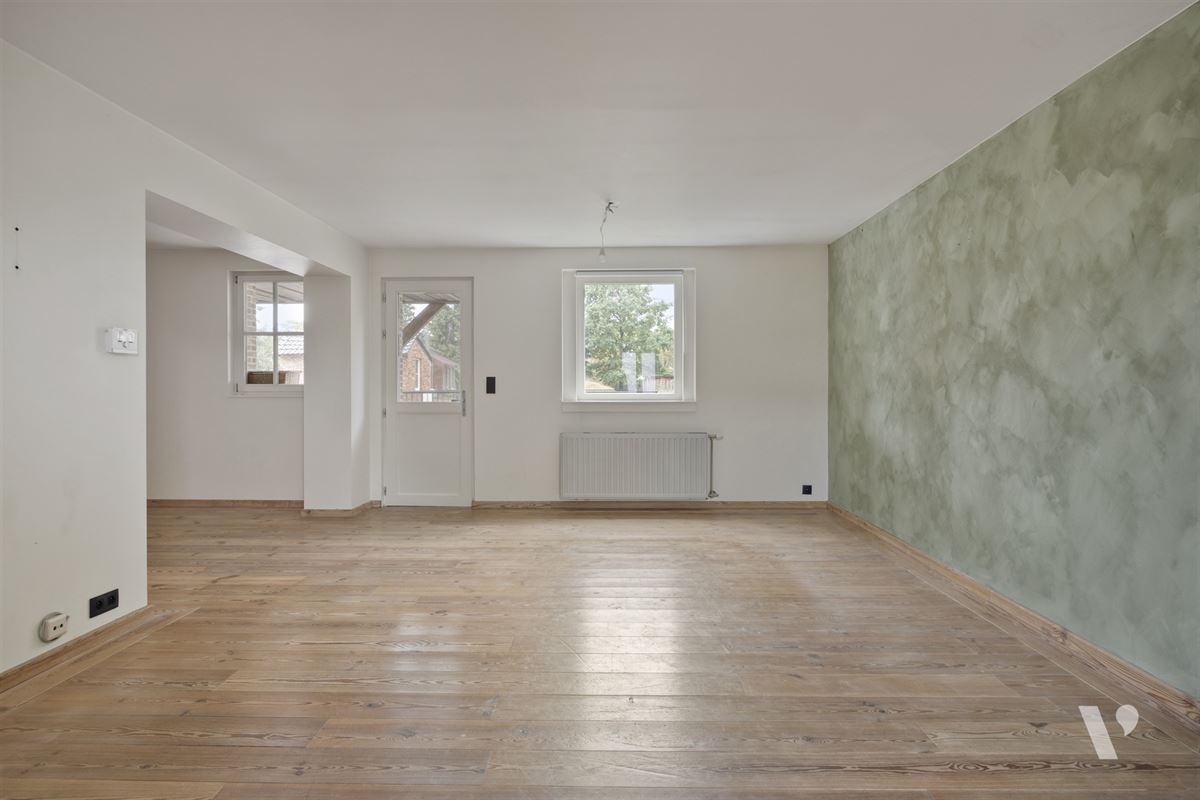 Prachtig gerenoveerde woning (279m²) met zwemvijver