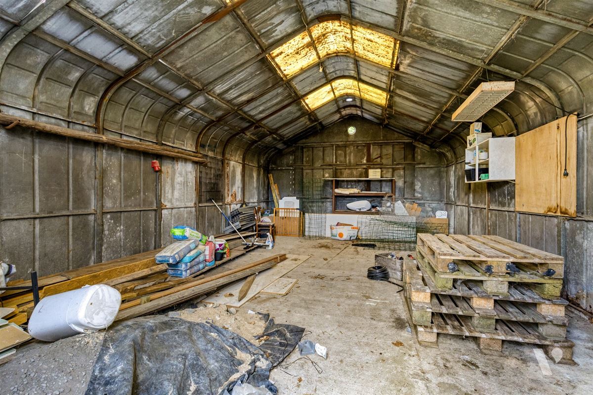 Prachtig gerenoveerde woning (279m²) met zwemvijver