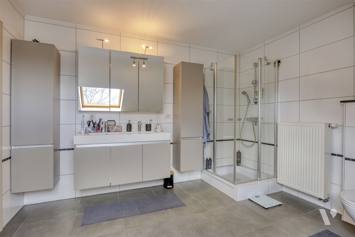 Instapklare penthouse-duplex met garage en berging