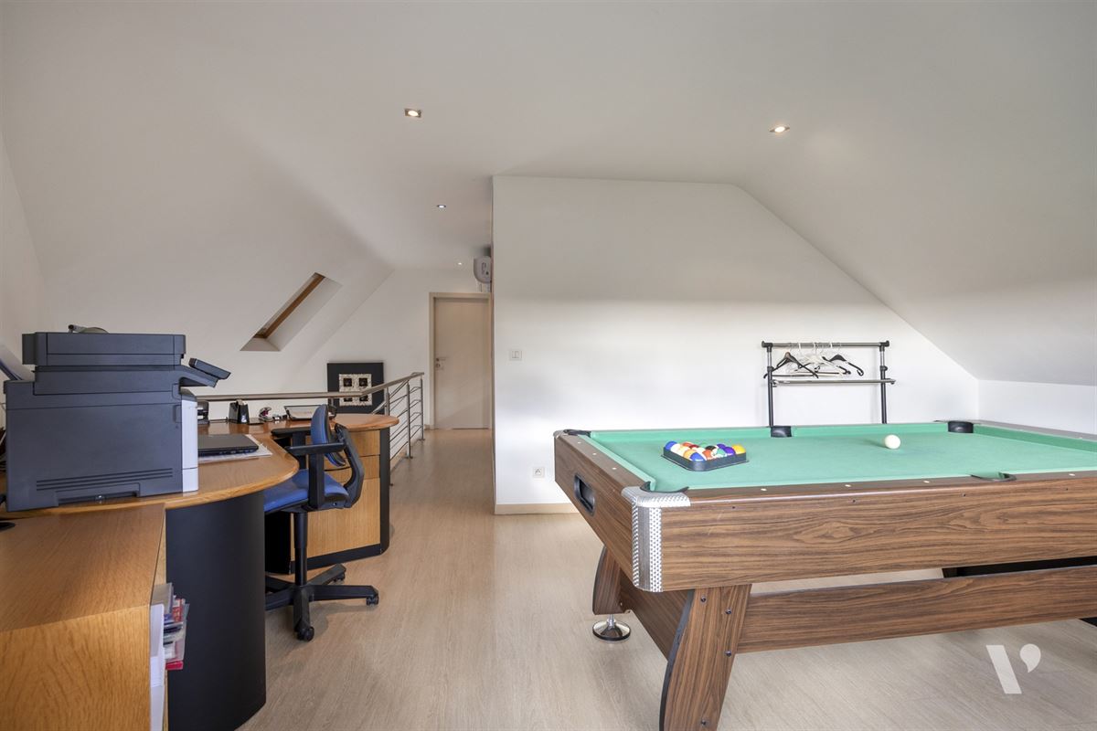 Instapklare penthouse-duplex met garage en berging