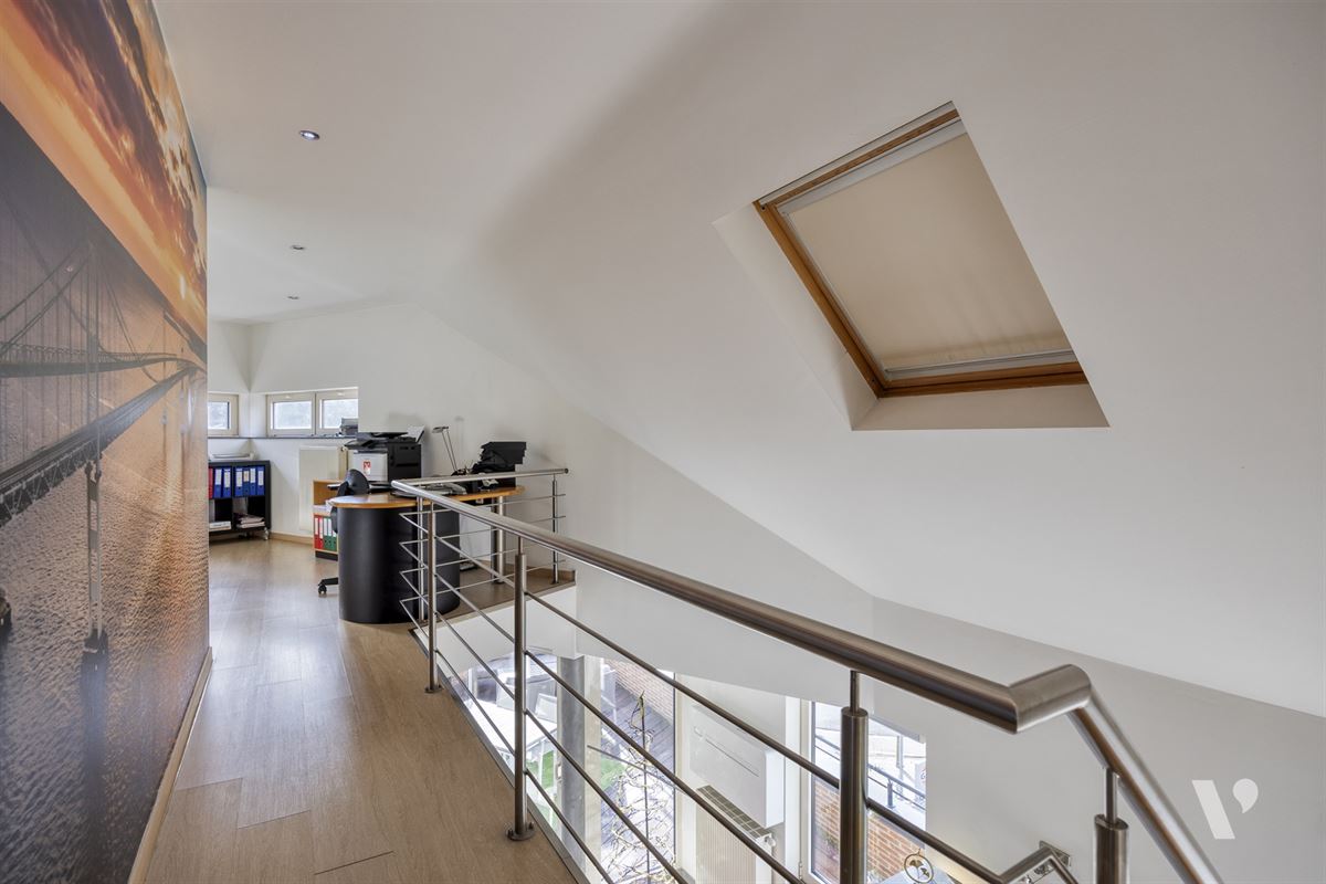 Instapklare penthouse-duplex met garage en berging