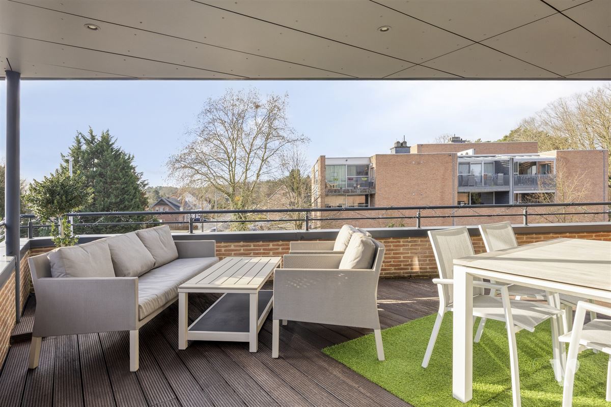 Instapklare penthouse-duplex met garage en berging