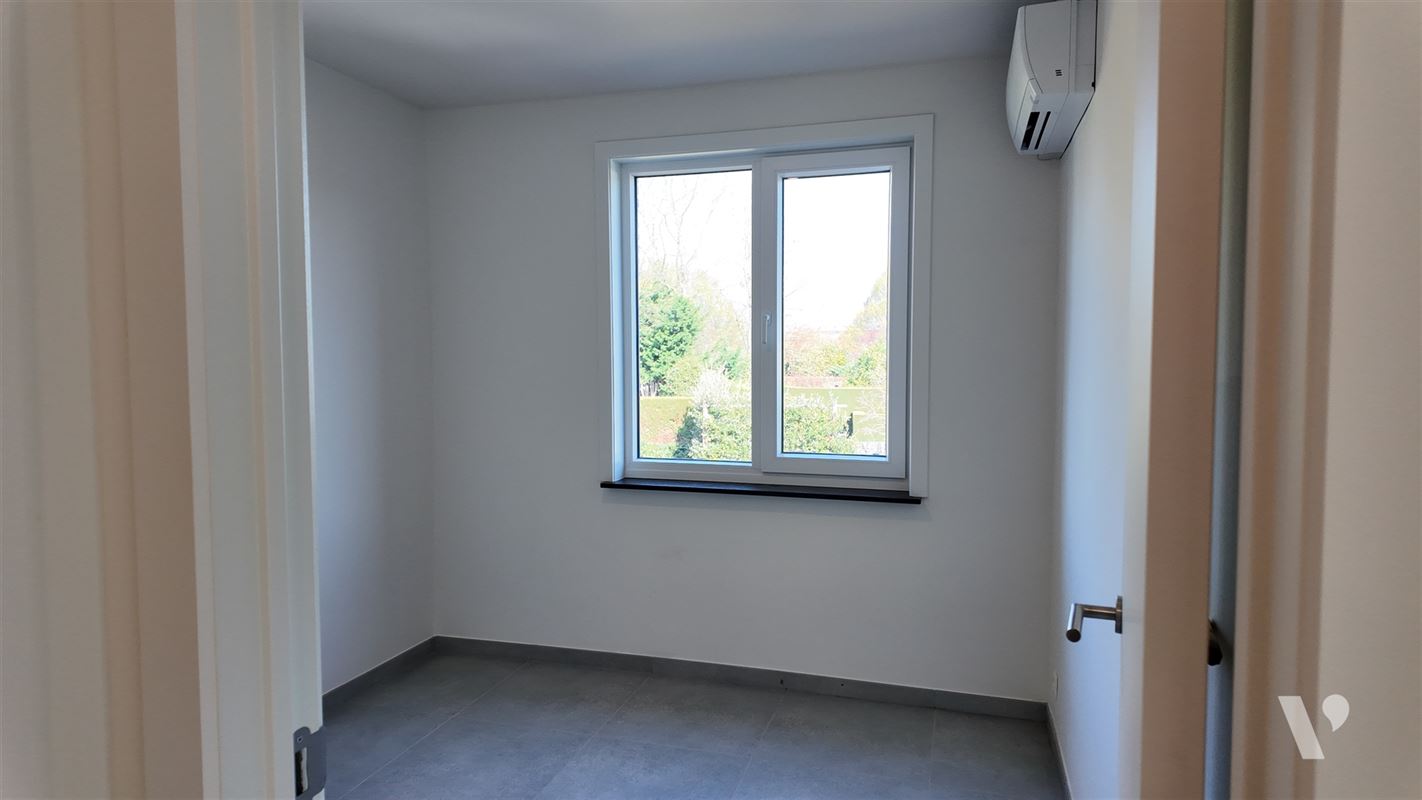Vernieuwd appartement met 2 slaapkamers en garagebox