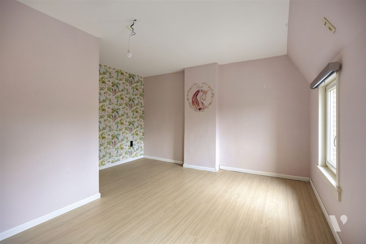 Prachtig gerenoveerde woning (279m²) met zwemvijver