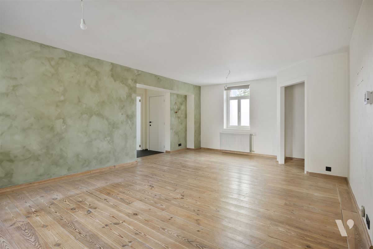 Prachtig gerenoveerde woning (279m²) met zwemvijver