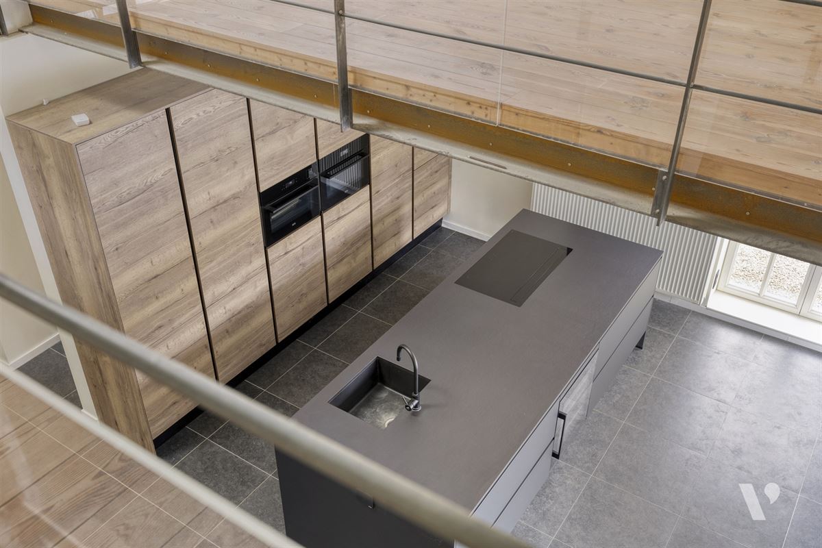 Prachtig gerenoveerde woning (279m²) met zwemvijver