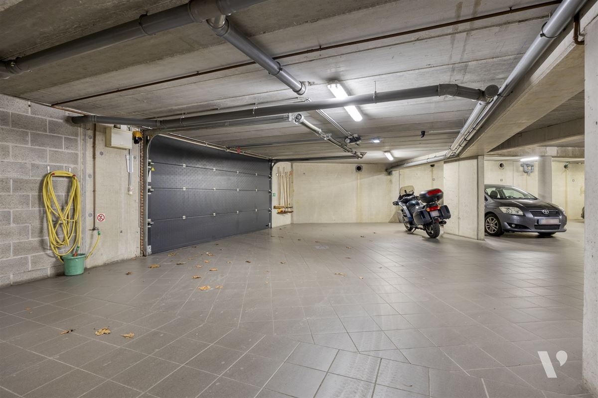 Instapklare penthouse-duplex met garage en berging