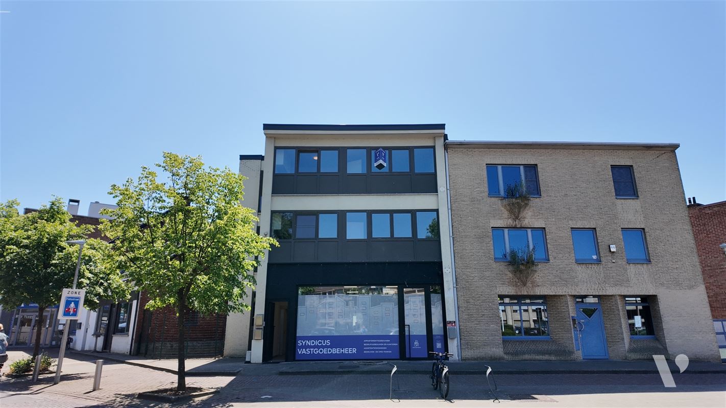 Volledig gerenoveerd 2slpk-appartement in centrum Zolder