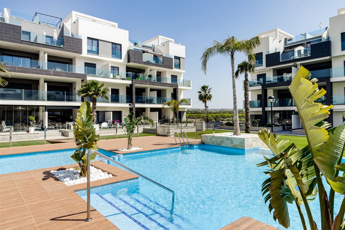 Foto 1 : Appartement met terras te 03149 El Raso (Spanje) - Prijs € 244.000