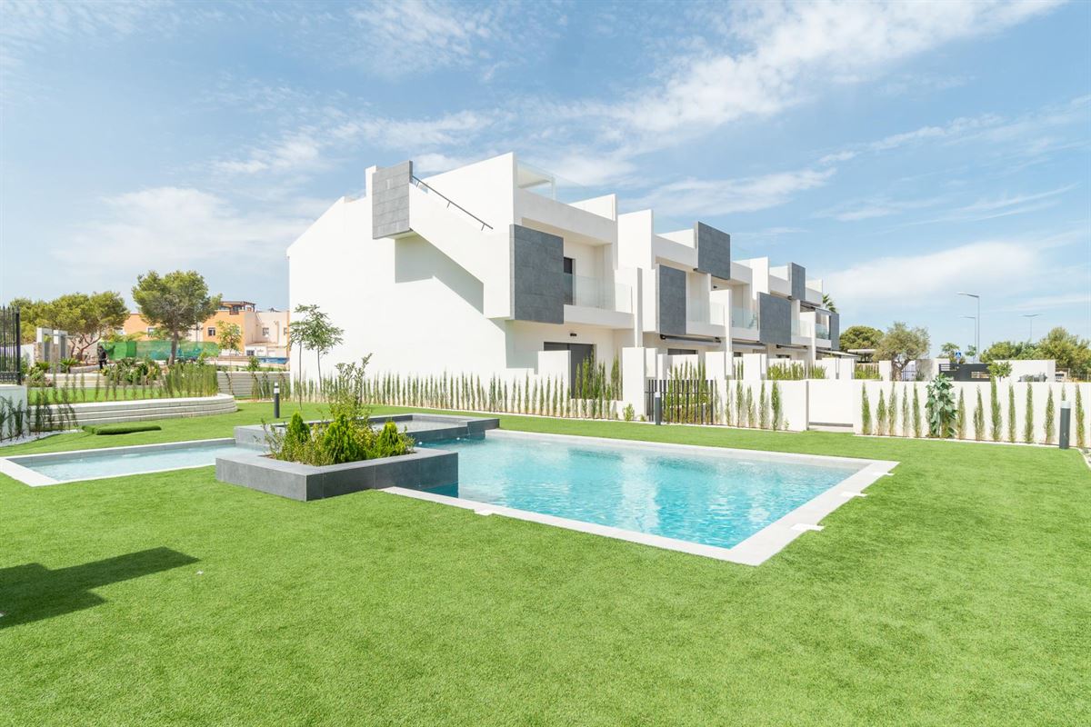 Foto 38 : Appartement met tuin te 03181 Torrevieja (Spanje) - Prijs € 260.000