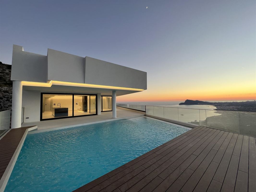 Image 1 : Villa IN 03590 Altea (Spain) - Price 2.100.000 €