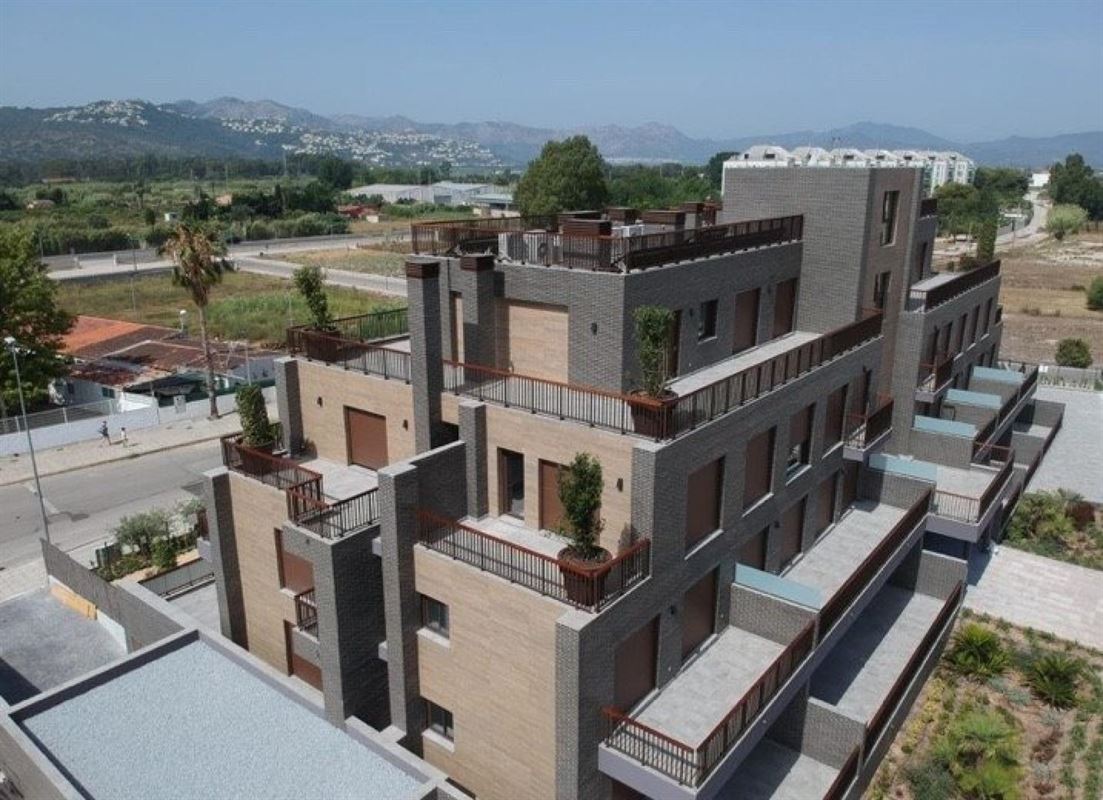 Image 2 : Apartment with garden IN 03700 Denia (Spain) - Price 278.000 €