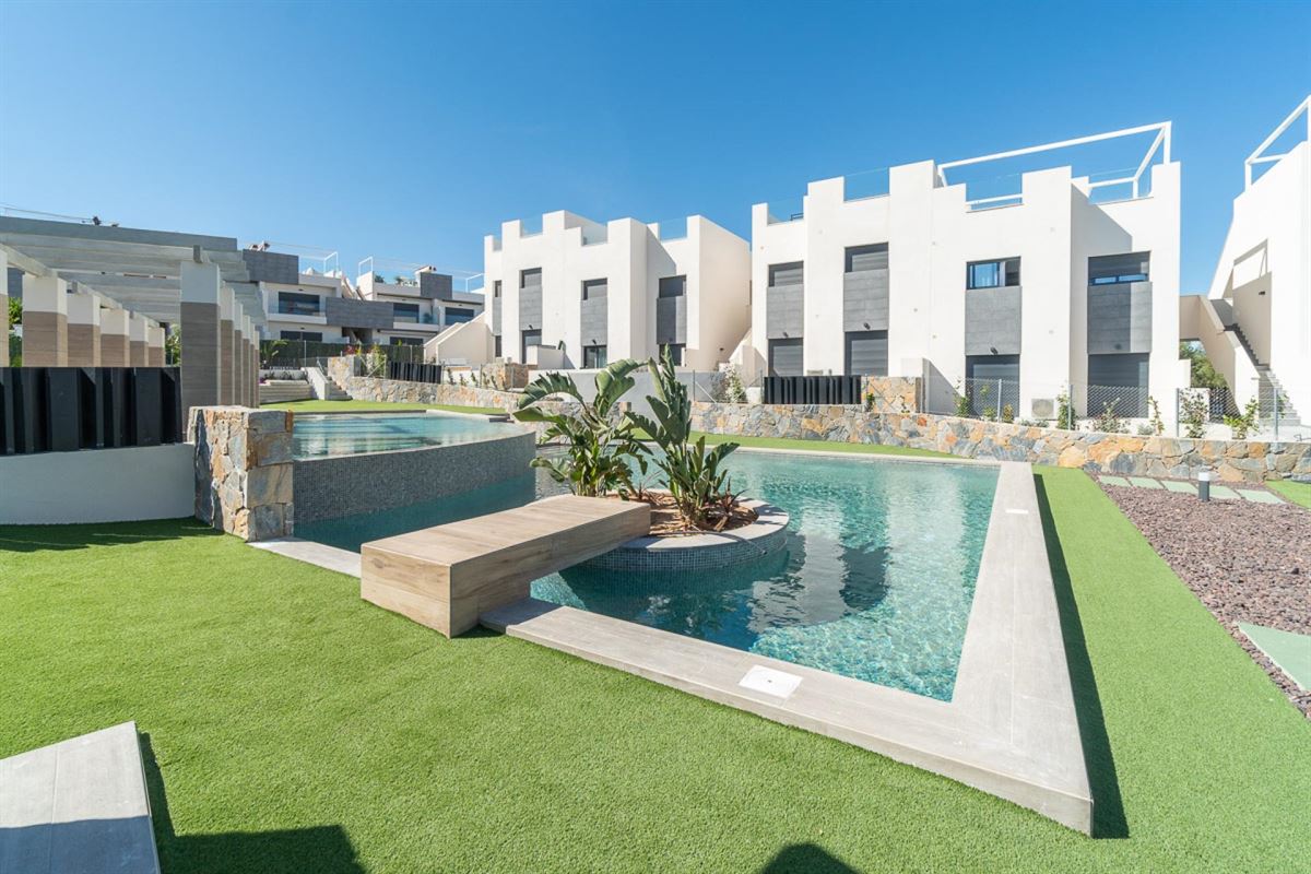 Image 1 : Apartments - solarium à 03181 Torrevieja (Espagne) - Prix 299.900 €