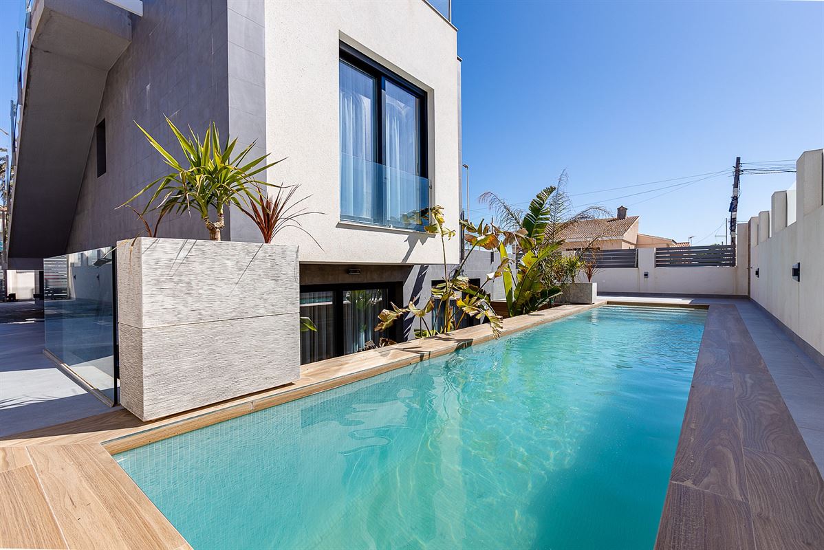 Foto 2 : Villa te 03188 La Mata (Spanje) - Prijs € 940.000