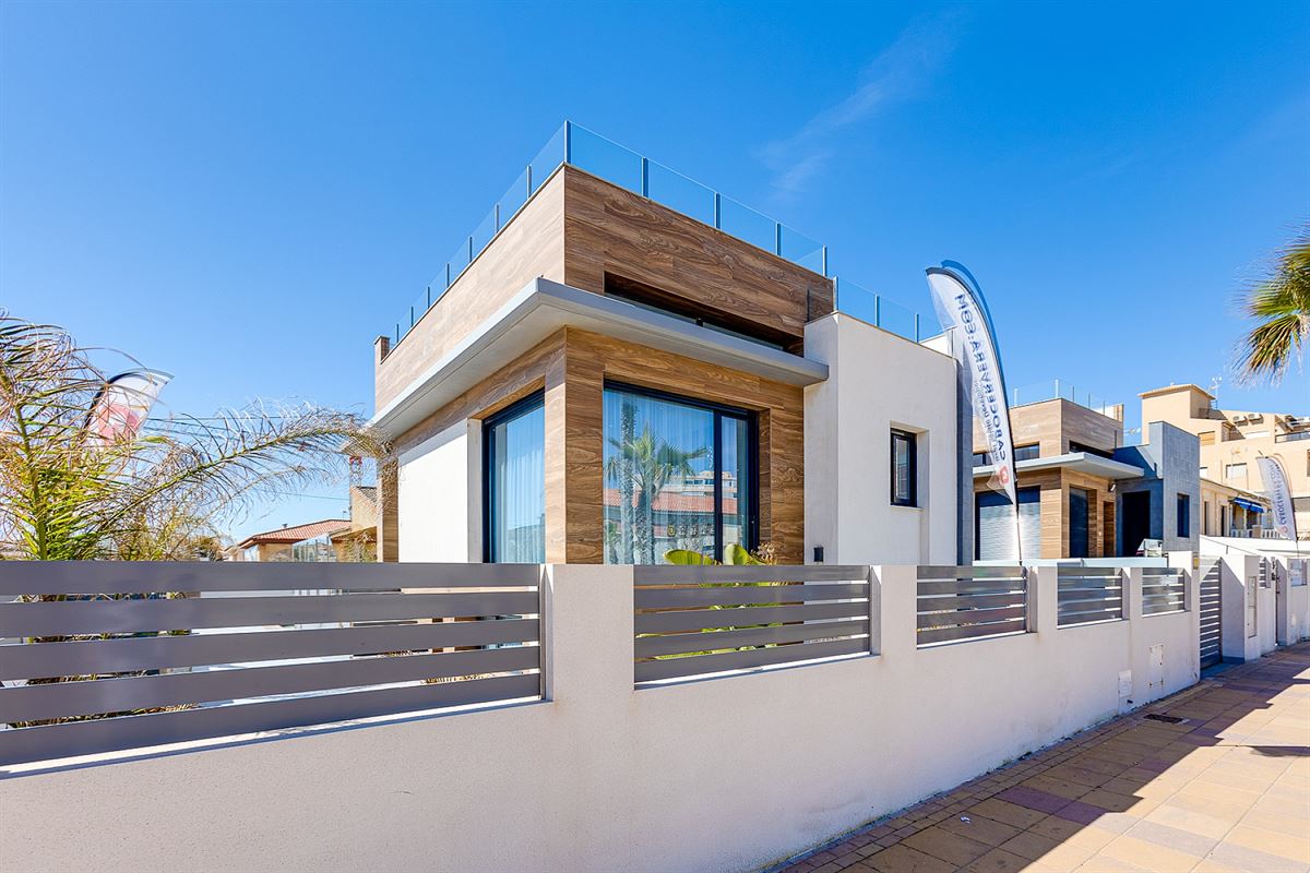 Foto 17 : Villa te 03188 La Mata (Spanje) - Prijs € 940.000