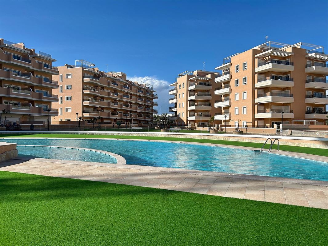 Foto 1 : Appartement met terras te 03149 El Raso (Spanje) - Prijs € 259.900