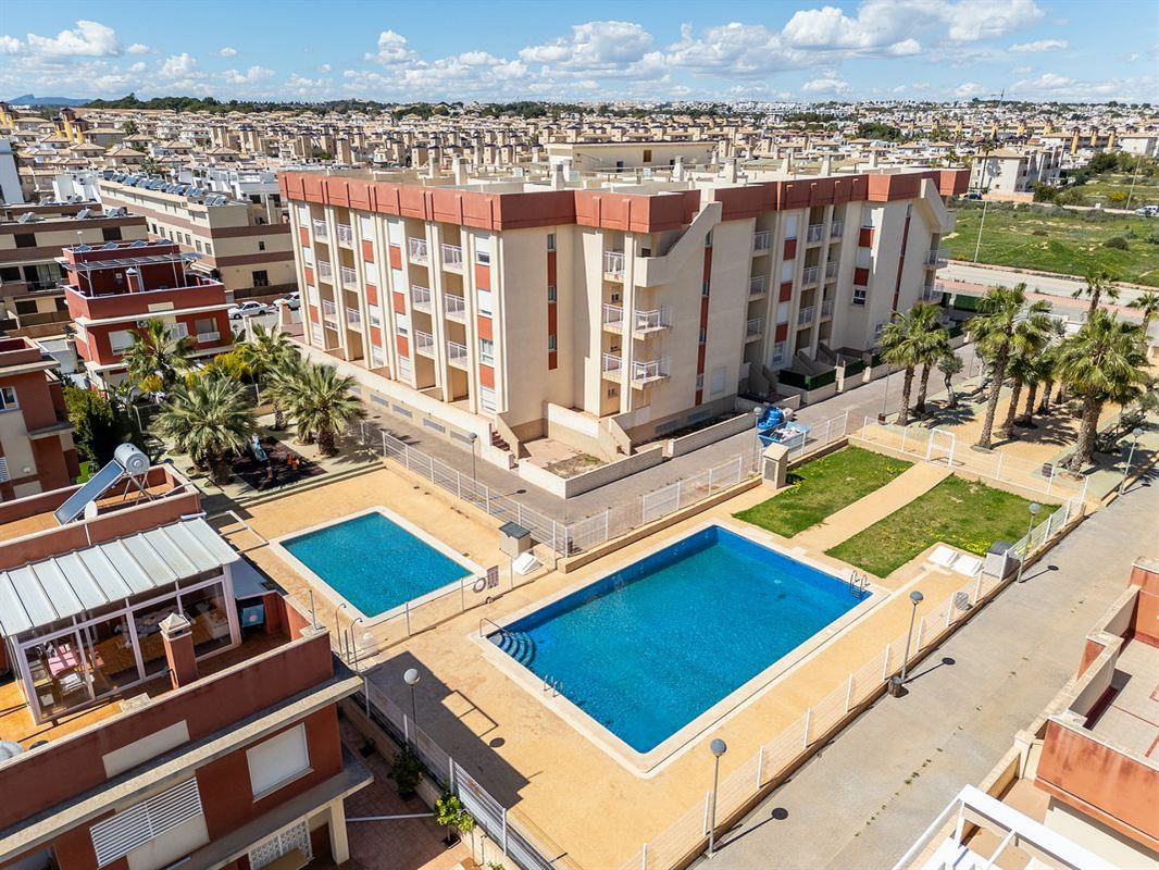 Image 2 : Apartment with terrace IN 03189 Lomas De Cabo Roig (Spain) - Price 157.500 €
