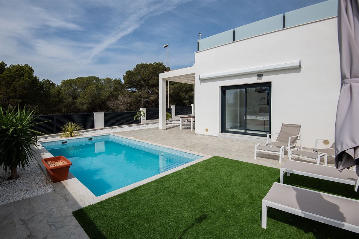 Image 2 : Villa IN 03191 Pinar De Campoverde (Spain) - Price 422.500 €