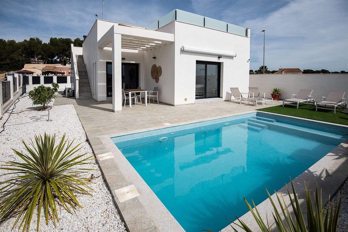 Image 1 : Villa IN 03191 Pinar De Campoverde (Spain) - Price 422.500 €