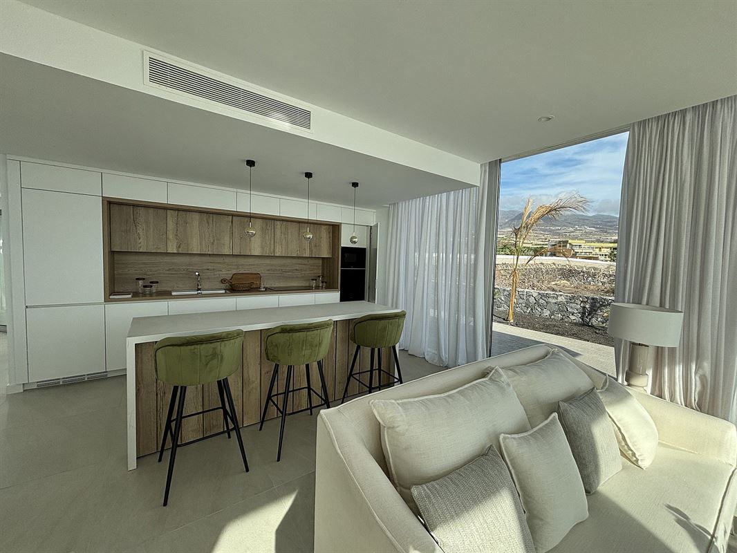 Image 9 : Apartment with terrace IN 38687 Guia De Isora (Spain) - Price 850.000 €