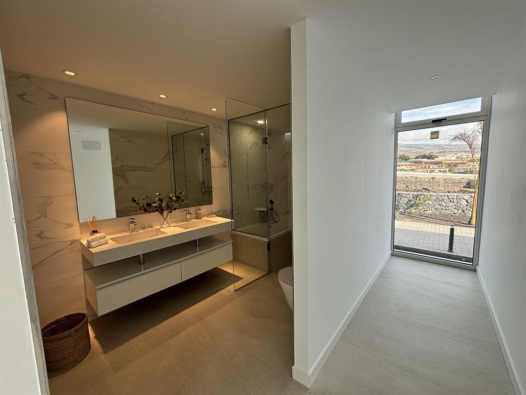 Image 21 : Apartment with terrace IN 38687 Guia De Isora (Spain) - Price 850.000 €