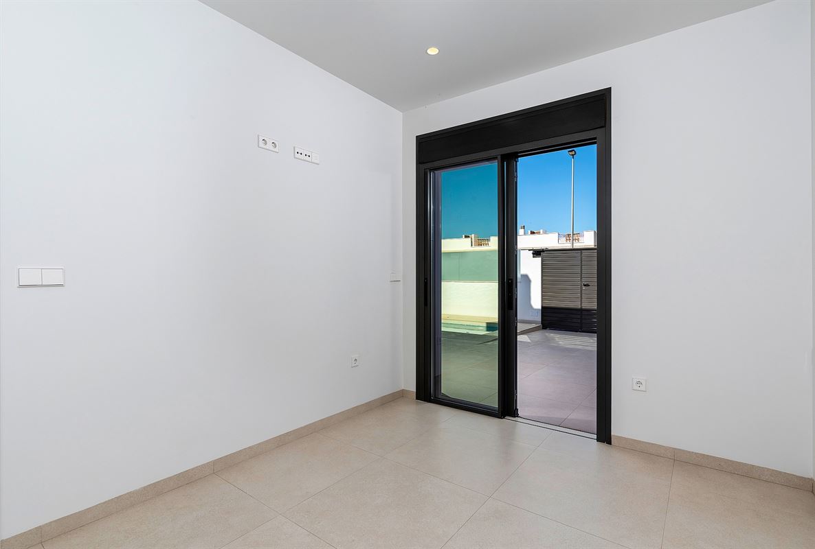 Image 5 : Apartment with garden IN 03190 Pilar de la Horadada (Spain) - Price 339.900 €