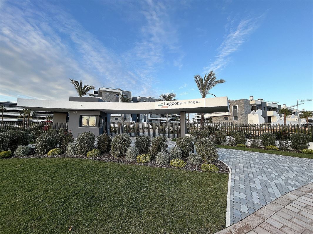 Foto 20 : Appartement met terras te 03181 Torrevieja (Spanje) - Prijs &euro; 298.000