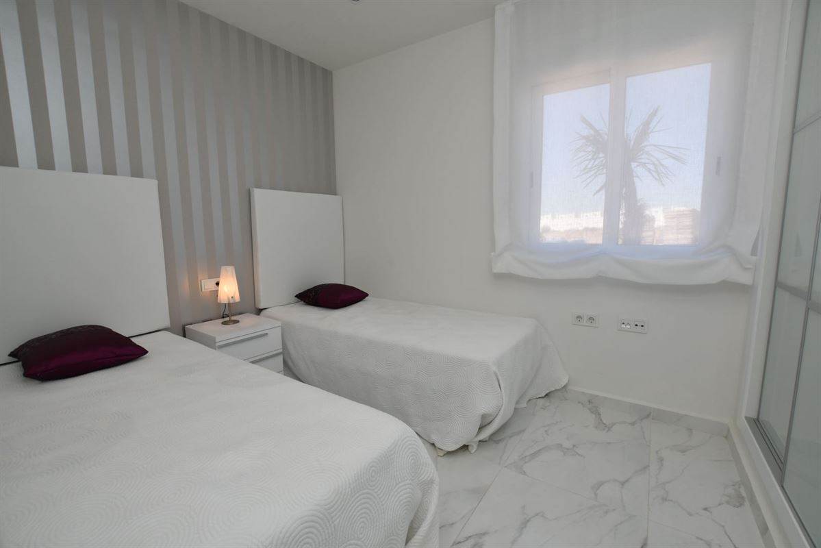 Image 34 : Apartment with garden IN 03193 San Miguel de Salinas (Spain) - Price 251.900 &euro;