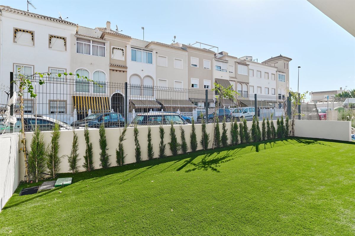 Image 14 : Apartment with garden IN 03181 Torrevieja (Spain) - Price 380.000 &euro;