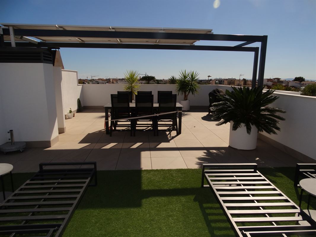 Foto 38 :  te  Pilar de La Horadada (Spanje) - Prijs &euro; 325.000