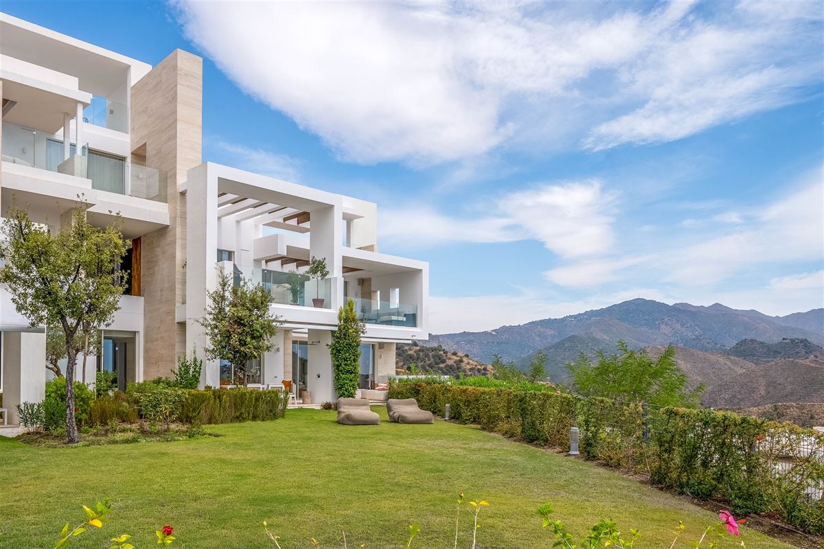 Appartement de luxe au rez-de-chaussée de Palo Alto, Ojen, avec vue panoramique sur la mer, à quelques minutes de Marbella