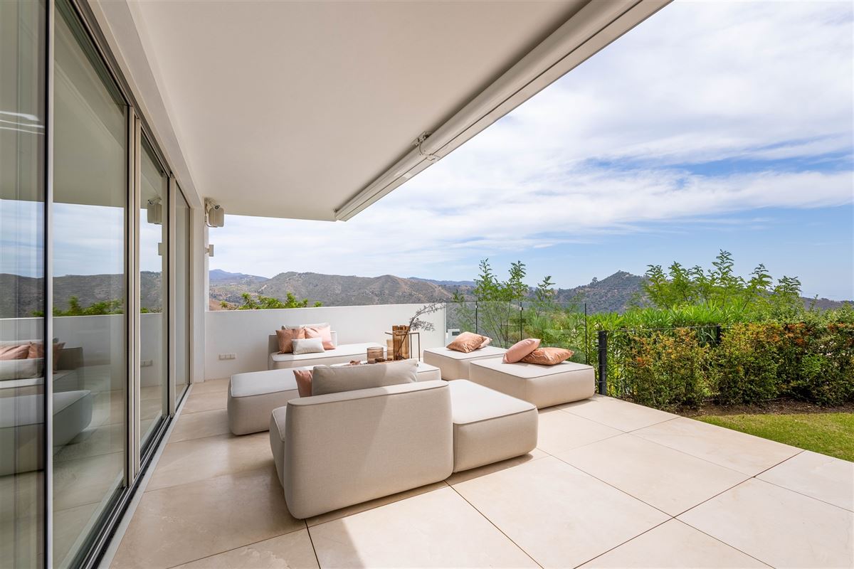 Appartement de luxe au rez-de-chaussée de Palo Alto, Ojen, avec vue panoramique sur la mer, à quelques minutes de Marbella