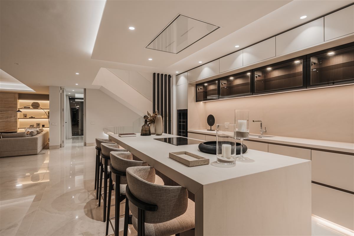 Modern 5-bedroom villa in Lomas del Virrey, Marbella