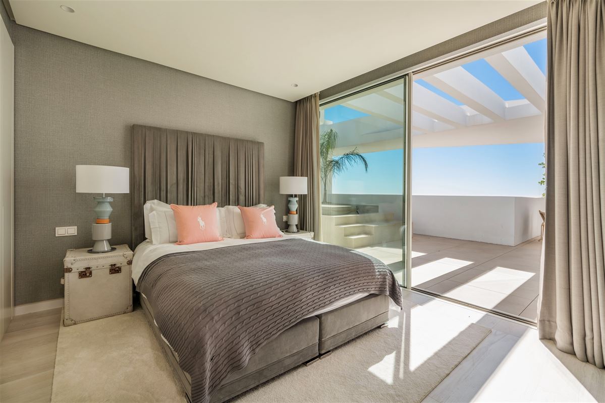 Unique luxury triplex apartment with breathtaking panoramic views in Palo Alto, Ojén